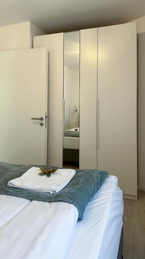 Linden Apartman 001 - Adults Only Mosonmagyarovar Bagian luar foto