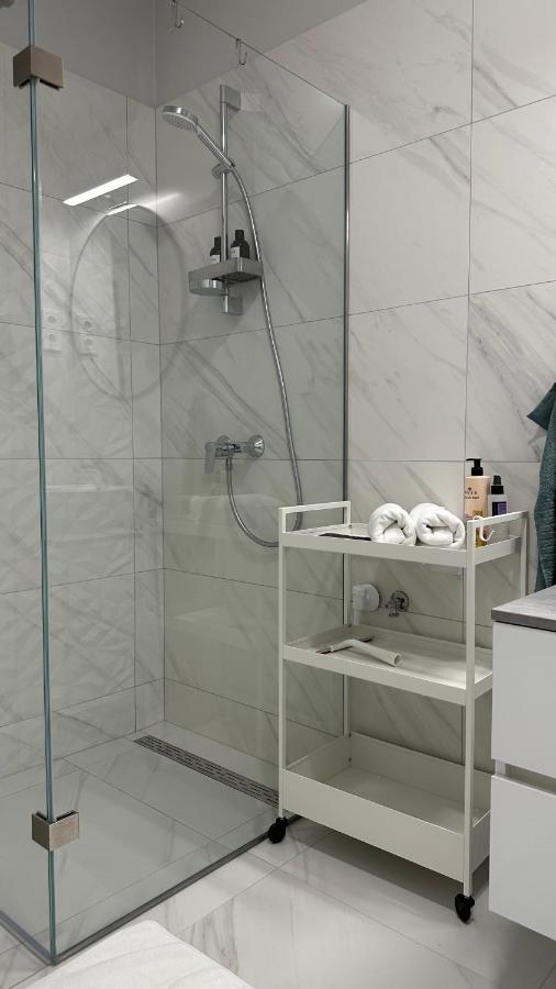 Linden Apartman 001 - Adults Only Mosonmagyarovar Bagian luar foto